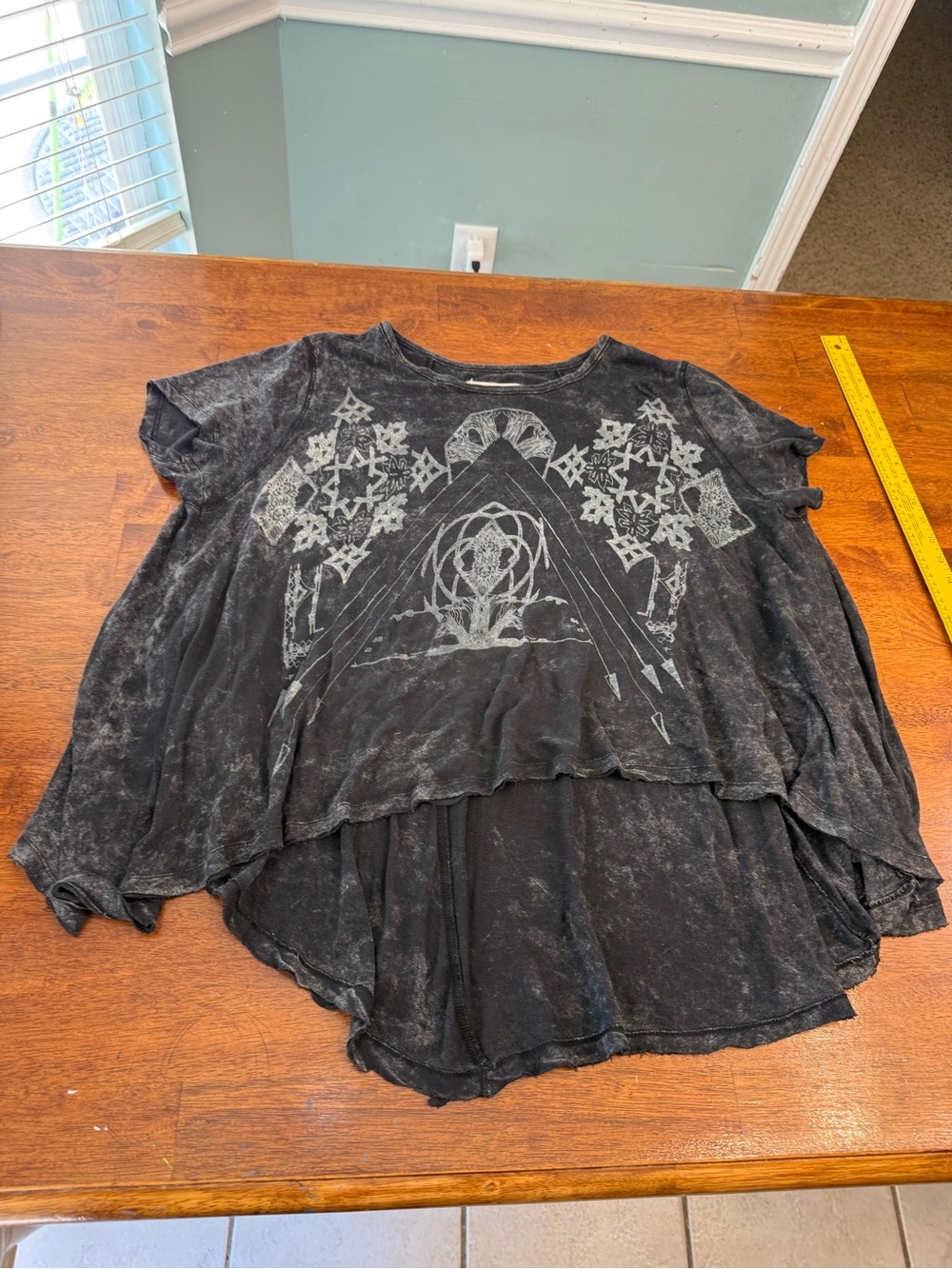 Free People We The Free Circle In The Sand Graphic High Low Tunic Top Size XS/S